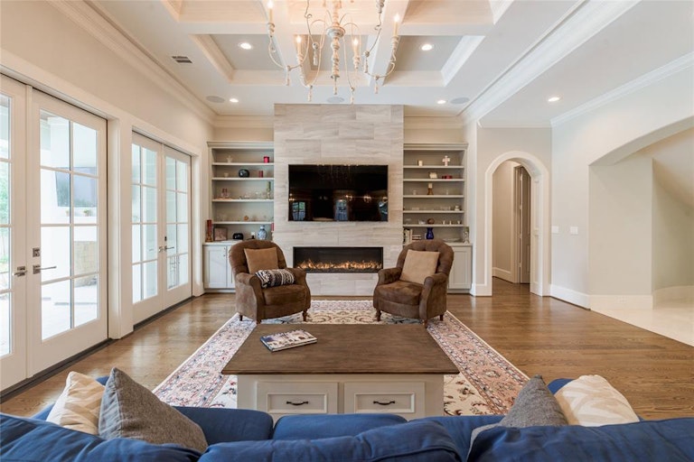 Photo 5 of 9 - 635 Cherrybark Ln, Houston, TX 77079