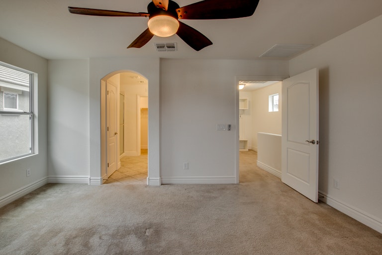 Photo 18 of 33 - 1063 S Storment Ln, Gilbert, AZ 85296