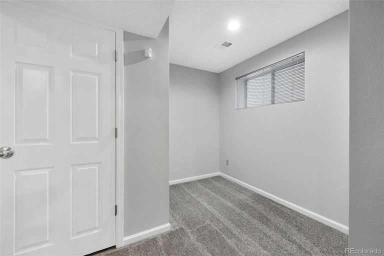 Photo 29 of 37 - 2240 S Nome Ct, Aurora, CO 80014