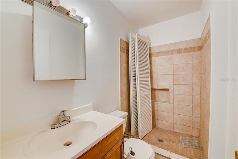 Photo 6 of 19 - 3879 Nighthawk Dr, Palm Harbor, FL 34684