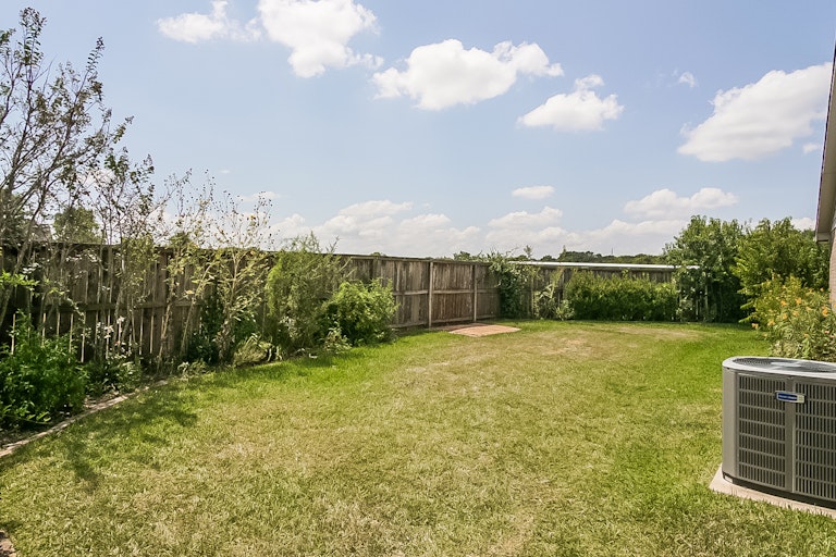 Photo 25 of 25 - 21123 Spur Ridge Ct, Richmond, TX 77406
