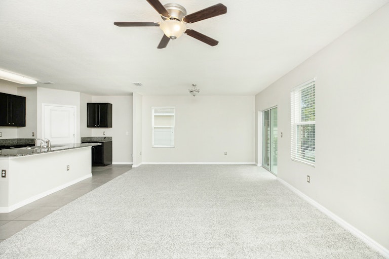 Photo 6 of 17 - 11816 Myrtle Rock Dr, Riverview, FL 33578