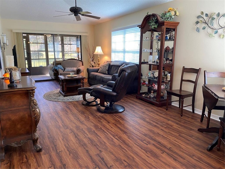 Photo 3 of 17 - 510 Baytree Blvd, Tavares, FL 32778