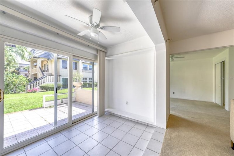Photo 13 of 38 - 2101 Cordova Grn, Seminole, FL 33777