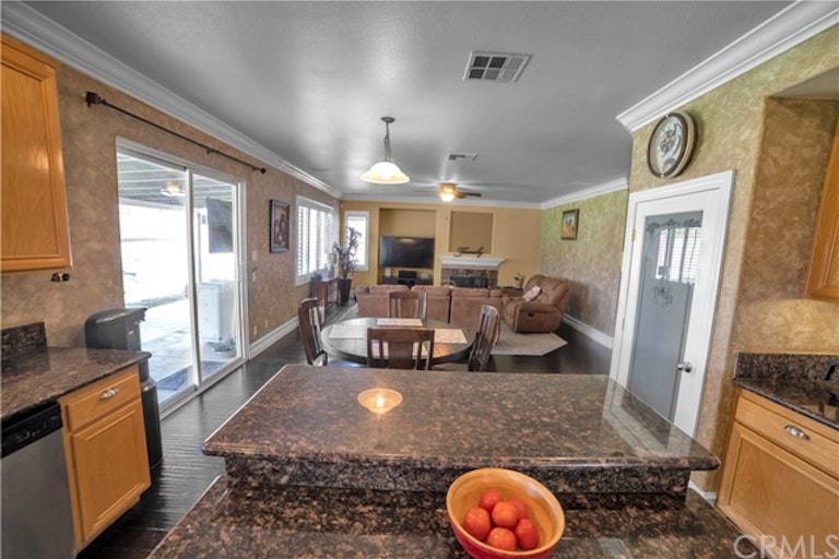 Photo 43 of 50 - 7491 Spindlewood Dr, Eastvale, CA 92880