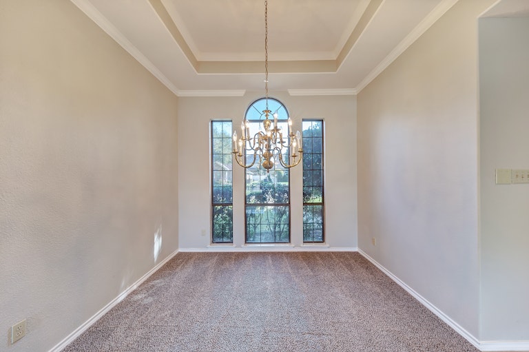 Photo 11 of 31 - 1401 Treeline Dr, Desoto, TX 75115