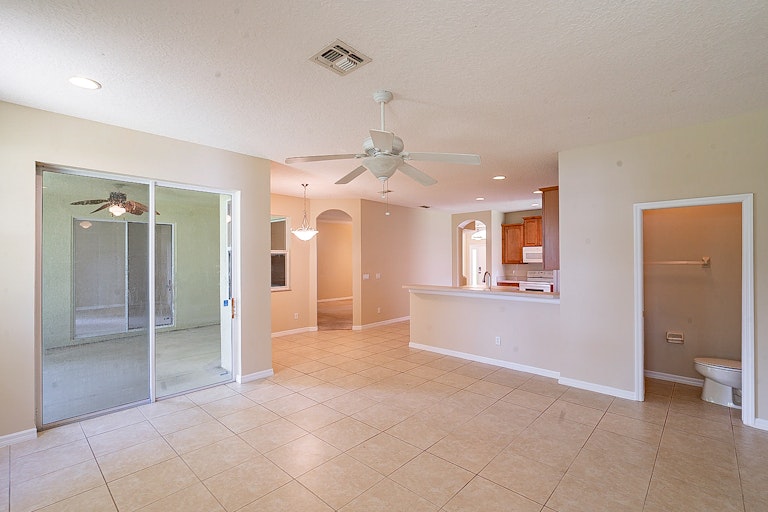 Photo 13 of 30 - 1718 Palmerston Cir, Ocoee, FL 34761