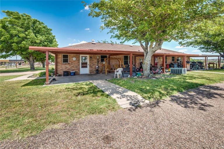 Photo 2 of 19 - 2453 Fm 663, Midlothian, TX 76065