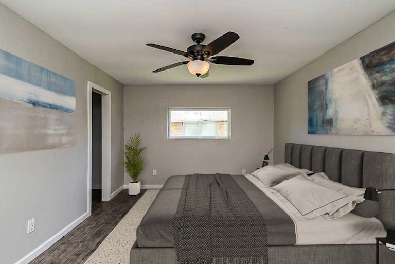 Photo 2 of 23 - 638 Michael Dr, Grand Prairie, TX 75052