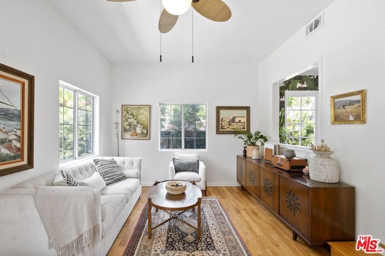 Photo 11 of 33 - 1157 Lake St, Venice, CA 90291