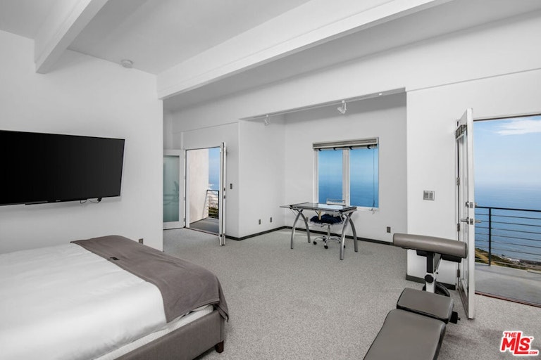 Photo 25 of 54 - 31518 Anacapa View Dr, Malibu, CA 90265