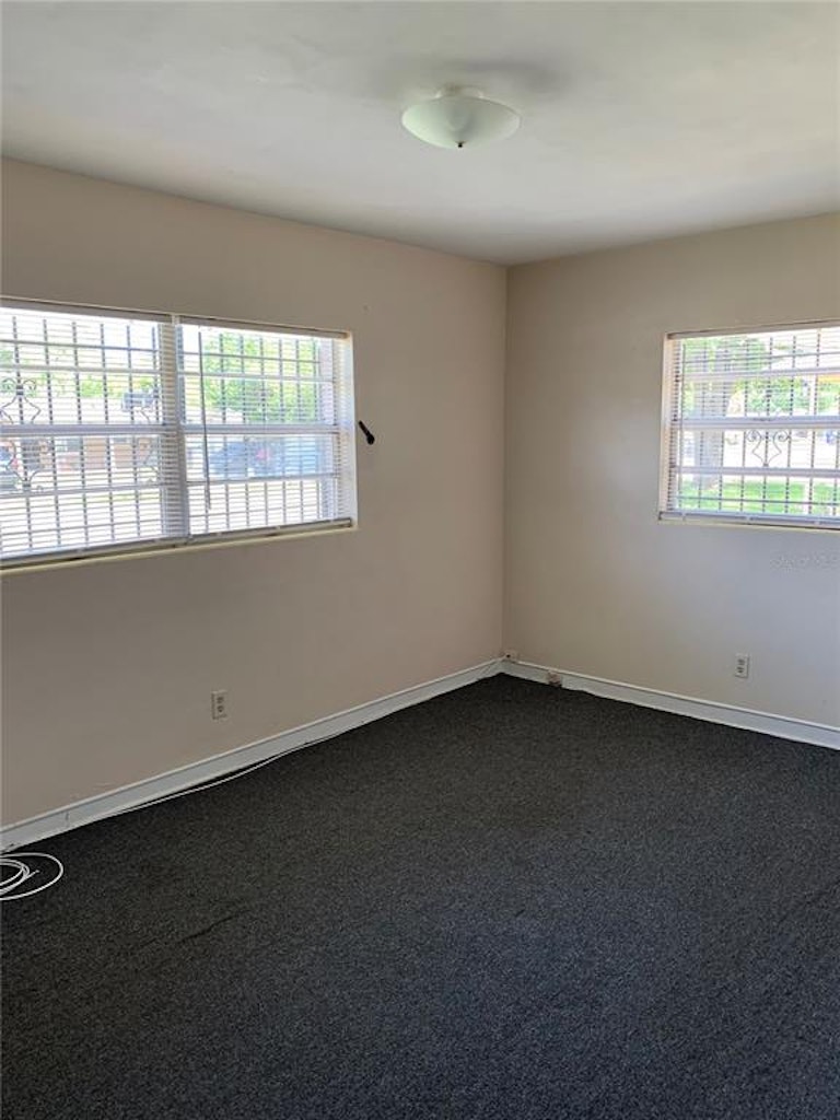 Photo 11 of 33 - 4107 Robbins Ave, Orlando, FL 32808