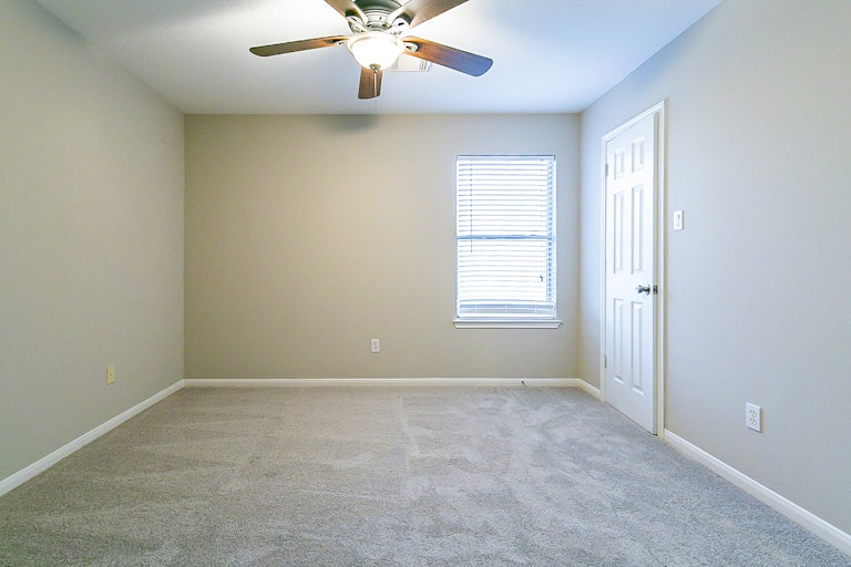 Photo 26 of 27 - 1806 Shadow Haven Ct, Fresno, TX 77545
