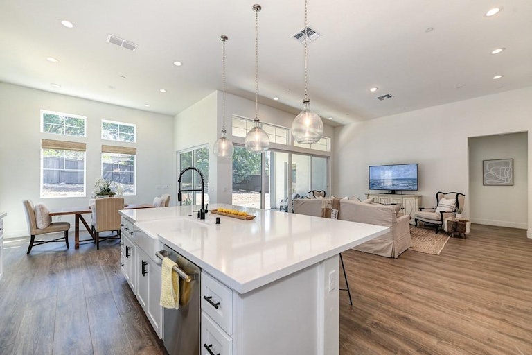 Photo 7 of 44 - 4081 McKay Pl, El Dorado Hills, CA 95762