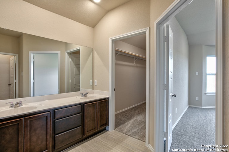 Photo 16 of 27 - 1062 Sixtree Dr, New Braunfels, TX 78130