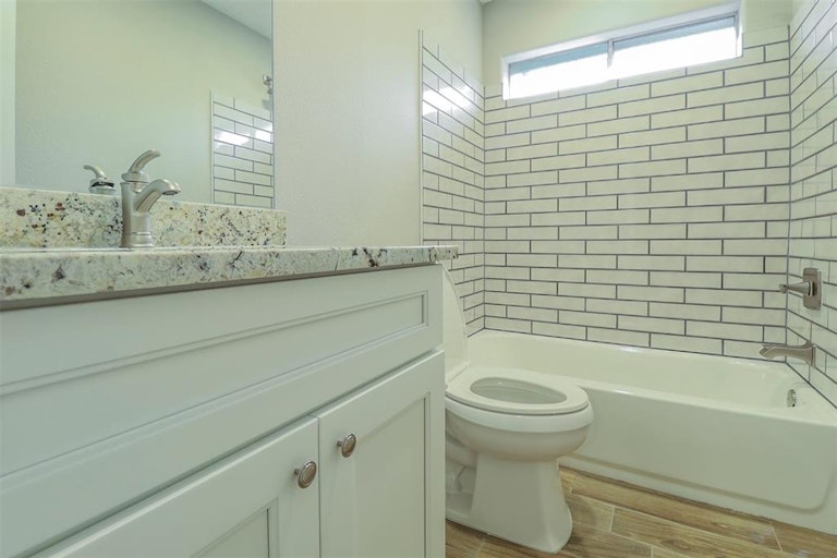Photo 18 of 20 - 16927 Paint Rock Rd, Friendswood, TX 77546