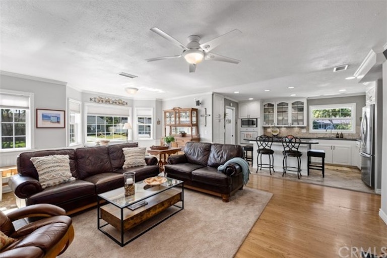 Photo 14 of 50 - 730 E Emerson Ave, Orange, CA 92865