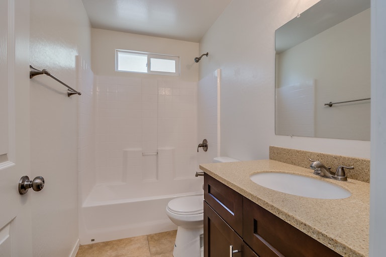 Photo 15 of 22 - 3027 W Daley Ln, Phoenix, AZ 85027