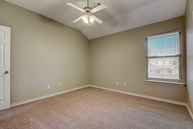 Photo 11 of 31 - 1110 Boyd Dr, Wylie, TX 75098