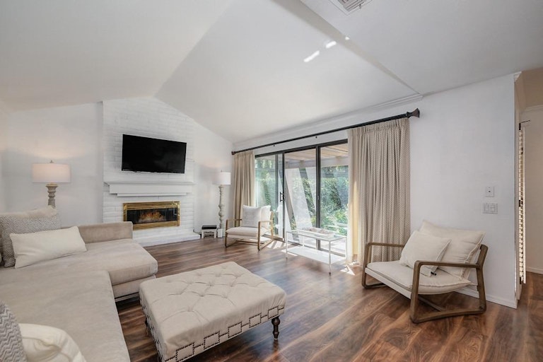 Photo 8 of 44 - 2174 Promontory Point Ln, Rancho Cordova, CA 95670
