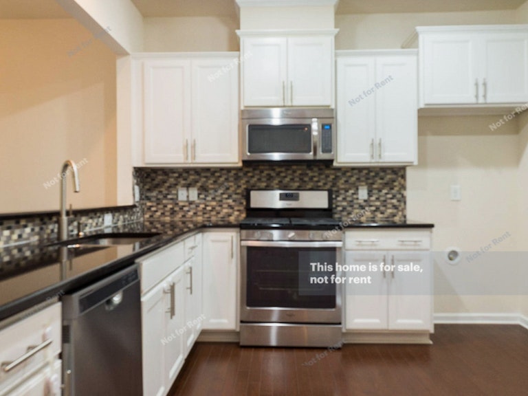 Photo 2 of 33 - 222 Lynchwick Ln, Durham, NC 27703