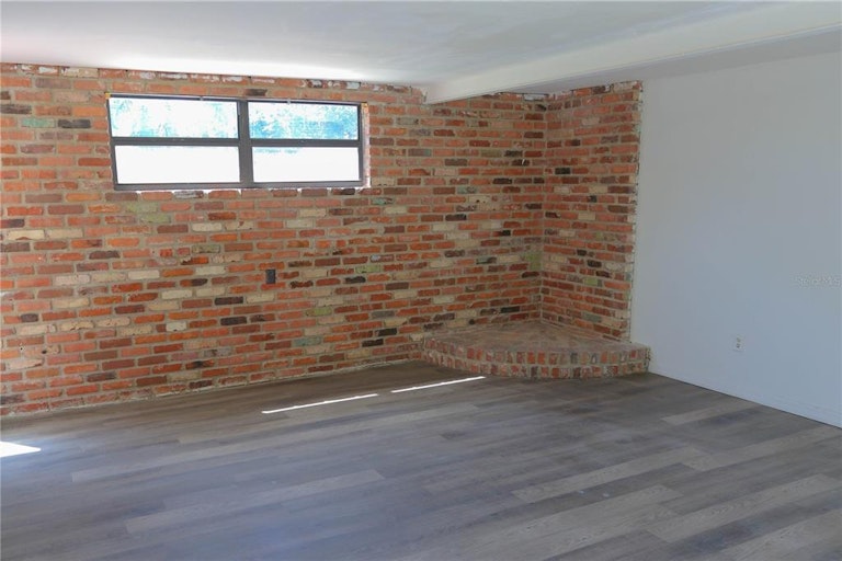 Photo 14 of 26 - 6726 12th St N, Saint Petersburg, FL 33702