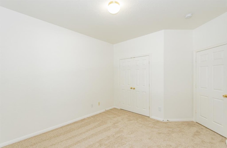 Photo 21 of 37 - 13106 Ryaneagles Dr, Houston, TX 77044