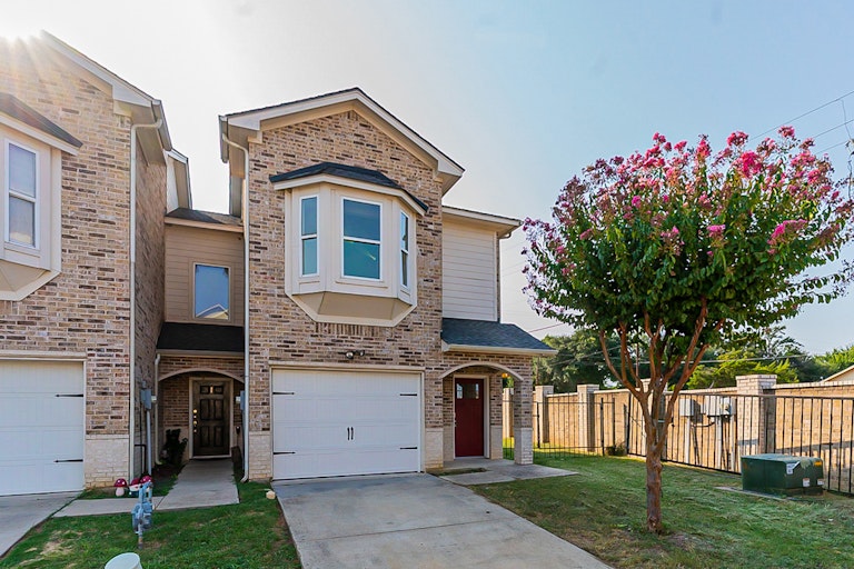 Photo 25 of 25 - 2800 Pasadena Ln, Arlington, TX 76015
