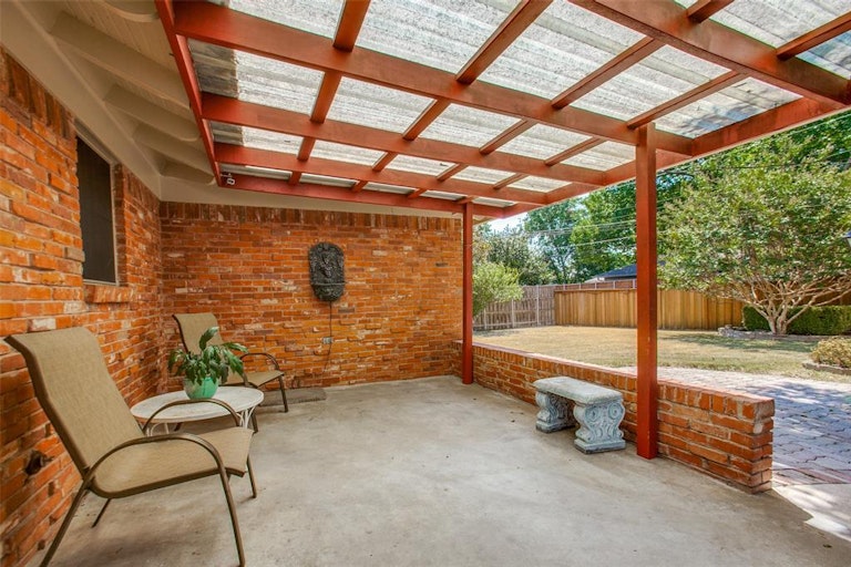 Photo 20 of 25 - 6462 Woodcrest Ln, Dallas, TX 75214