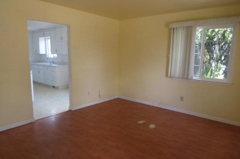 Photo 3 of 11 - 302 Georgiana Dr, Isleton, CA 95641