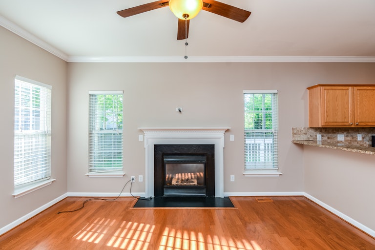 Photo 4 of 25 - 2003 Frissell Ave, Apex, NC 27502