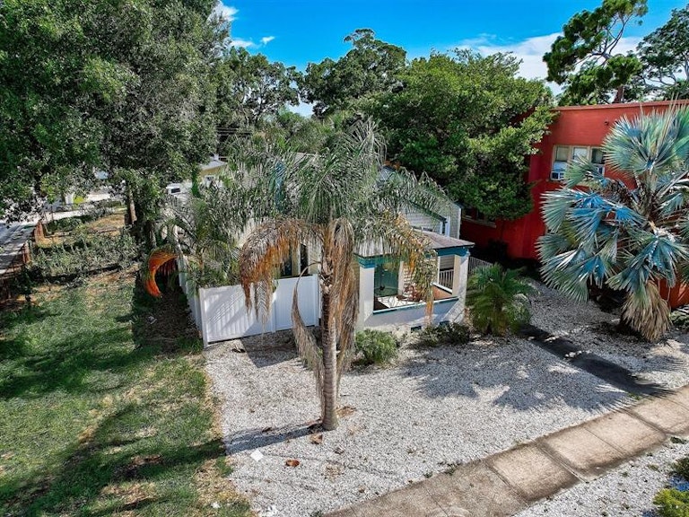 Photo 39 of 42 - 2010 Burlington Ave N, Saint Petersburg, FL 33713