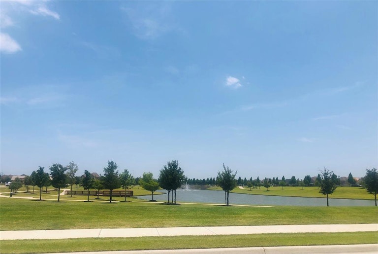 Photo 32 of 33 - 2404 Carrington Dr, Mansfield, TX 76063