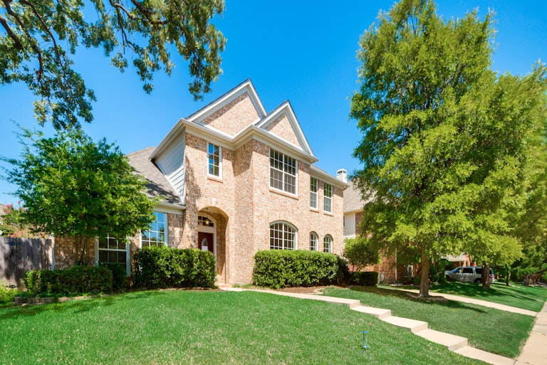Photo 33 of 33 - 913 Rolling Ridge Dr, Keller, TX 76248
