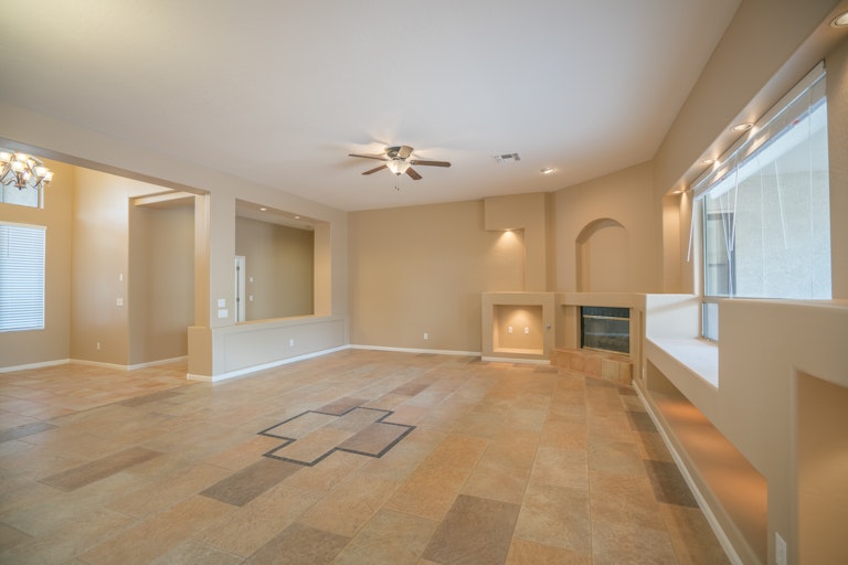 Photo 13 of 29 - 17744 W Summit Dr, Goodyear, AZ 85338
