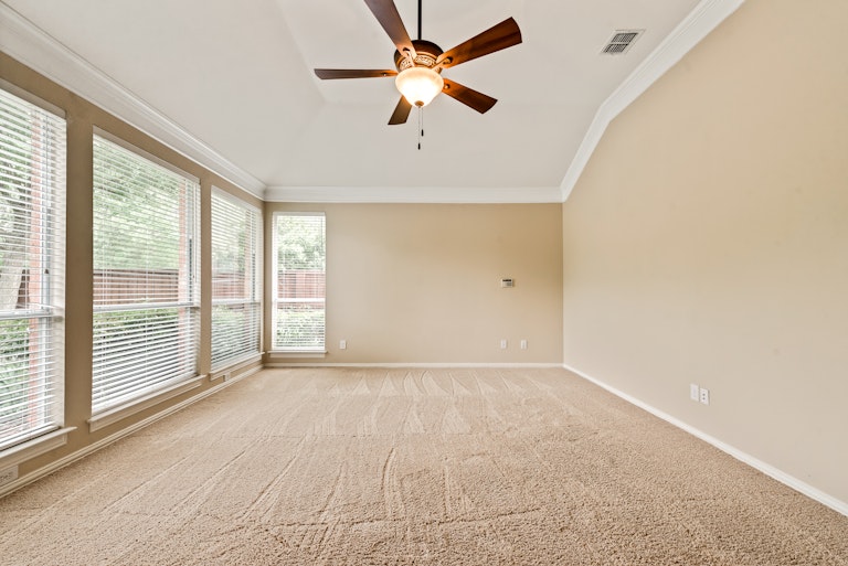 Photo 14 of 27 - 212 Hollywood Dr, Coppell, TX 75019