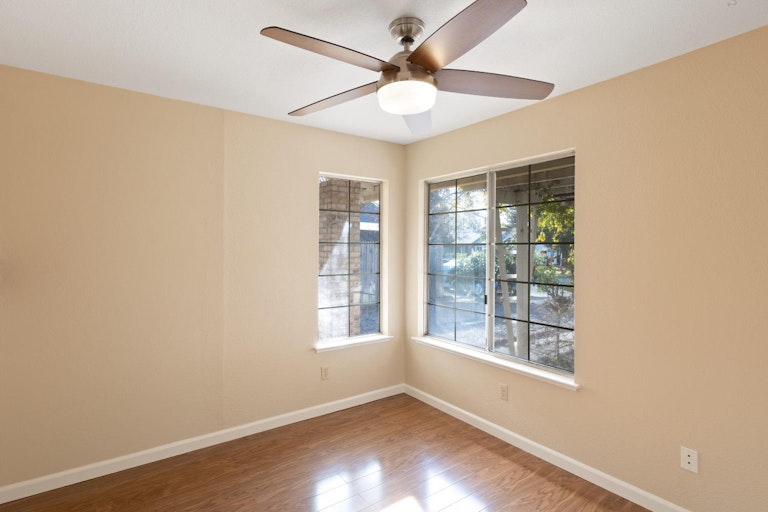 Photo 31 of 38 - 5030 Strasbourg Way, Sacramento, CA 95842