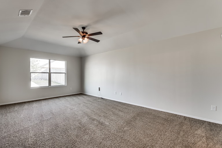 Photo 13 of 18 - 2508 Cumberland Trl, Balch Springs, TX 75181
