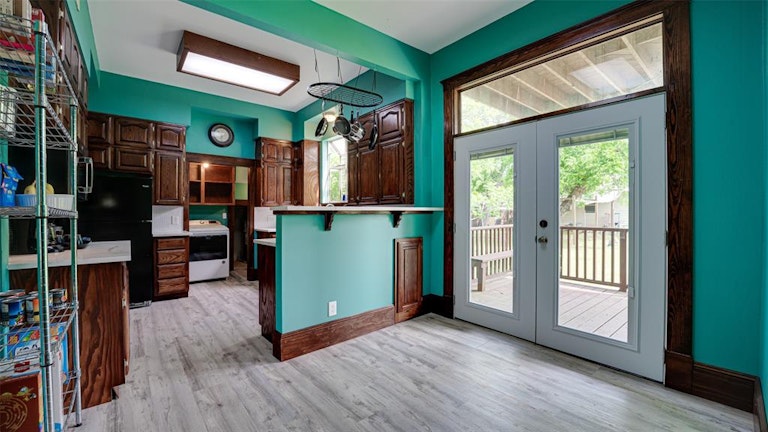 Photo 14 of 40 - 613 E Marvin Ave, Waxahachie, TX 75165