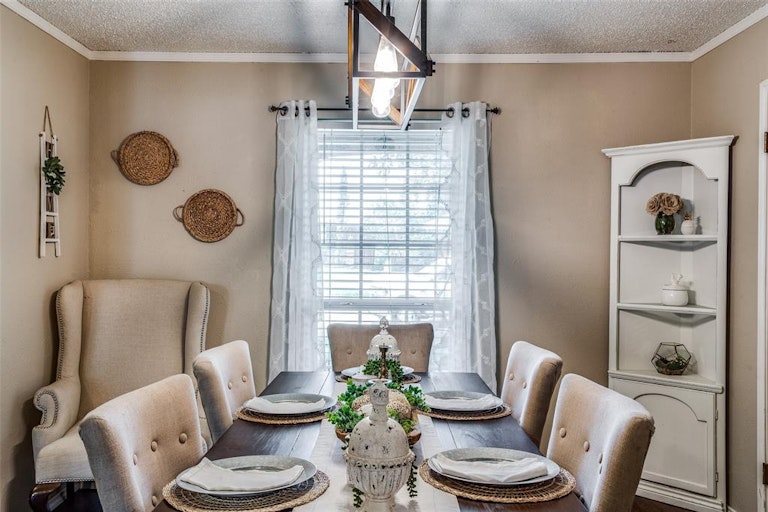 Photo 12 of 36 - 3008 Kensington Dr, Mesquite, TX 75150