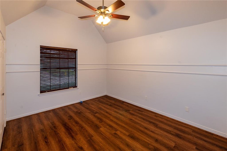 Photo 21 of 29 - 1010 Abbott Dr, Pearland, TX 77584