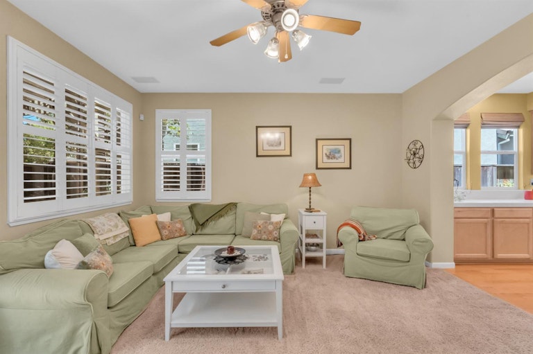 Photo 13 of 35 - 350 Westlake Dr, West Sacramento, CA 95605