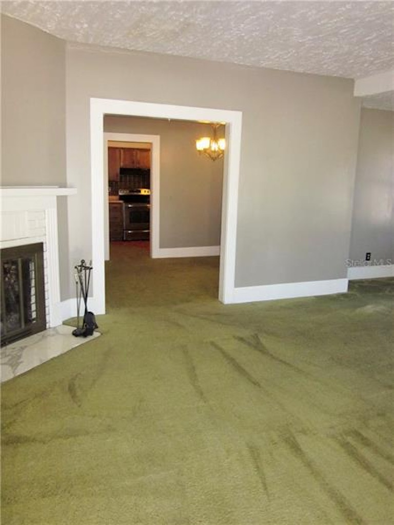 Photo 4 of 19 - 5239 10th St, Zephyrhills, FL 33542
