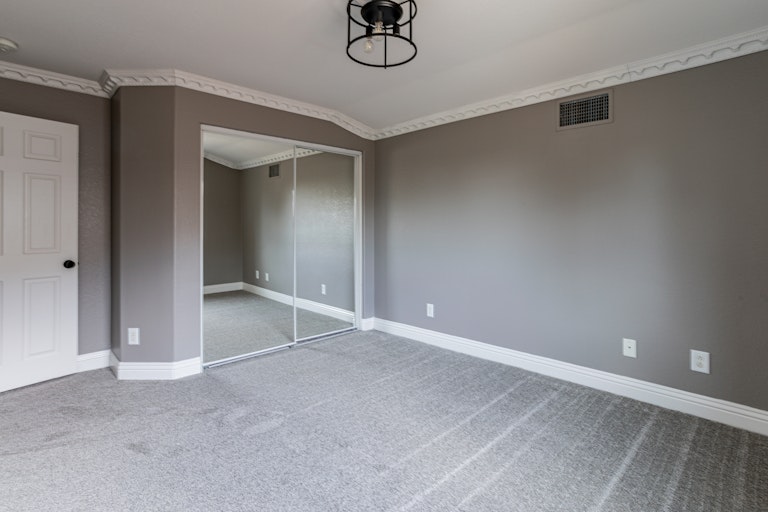 Photo 12 of 26 - 7406 Muir Ct, Highland, CA 92346