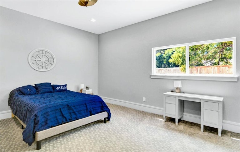 Photo 16 of 31 - 4806 Lynnacre Dr, Dallas, TX 75211