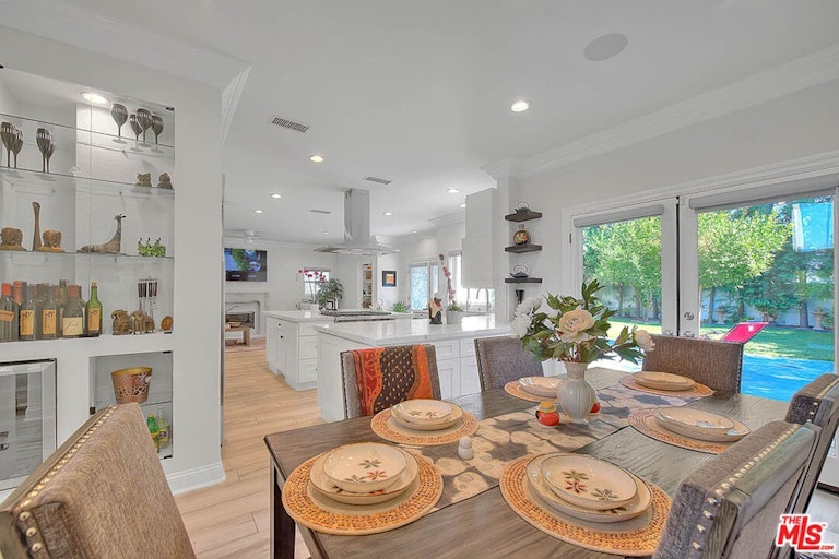Photo 16 of 54 - 14826 Otsego St, Sherman Oaks, CA 91403
