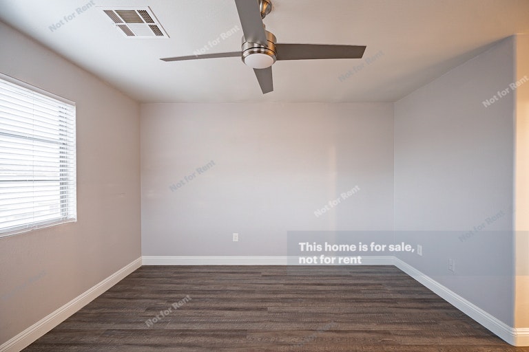 Photo 14 of 29 - 1470 S Red Rock Ct Unit A, Gilbert, AZ 85296