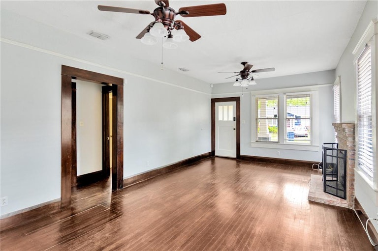 Photo 8 of 29 - 4913 N Suwanee Ave, Tampa, FL 33603