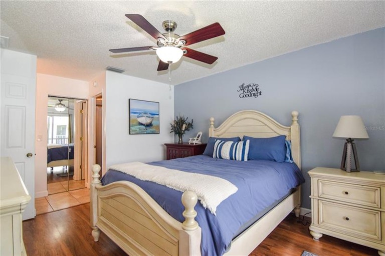 Photo 9 of 29 - 252 Sea Mist Dr, Treasure Island, FL 33706