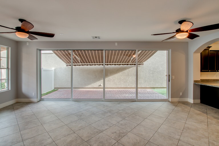 Photo 4 of 33 - 1063 S Storment Ln, Gilbert, AZ 85296